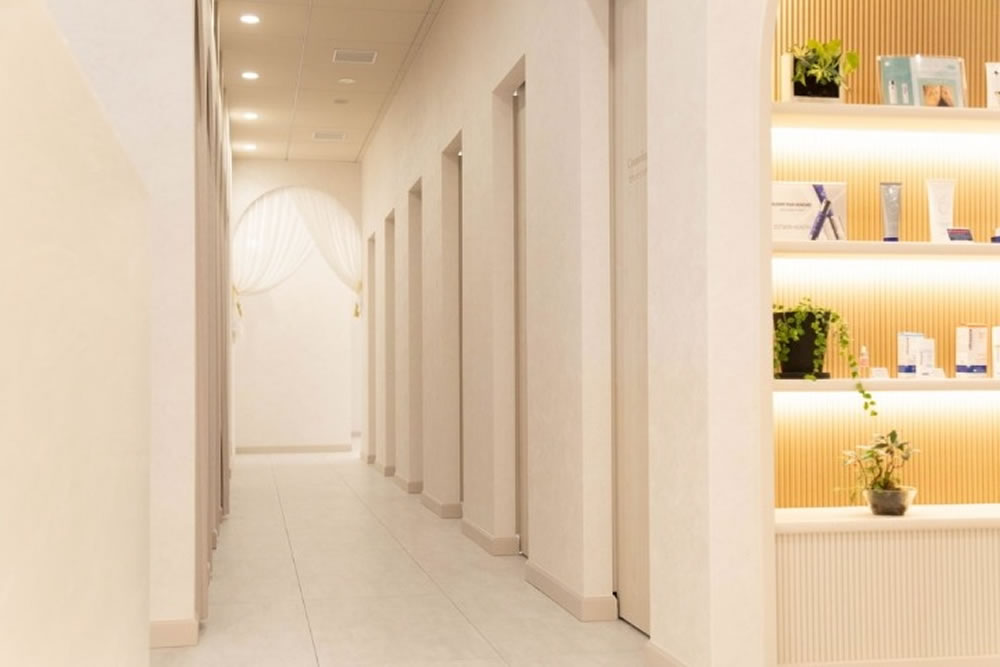 eクリニック金沢本院の廊下