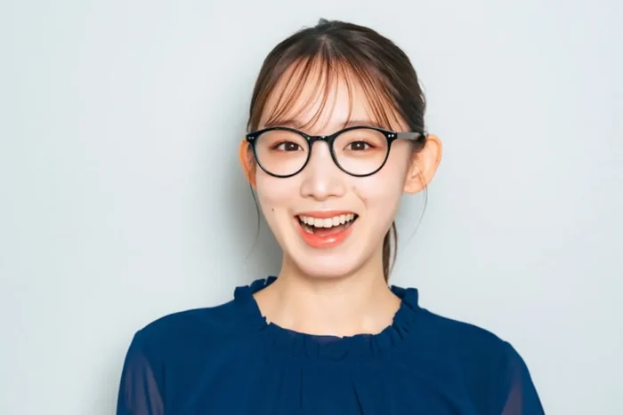 奥二重の女性のイメージ